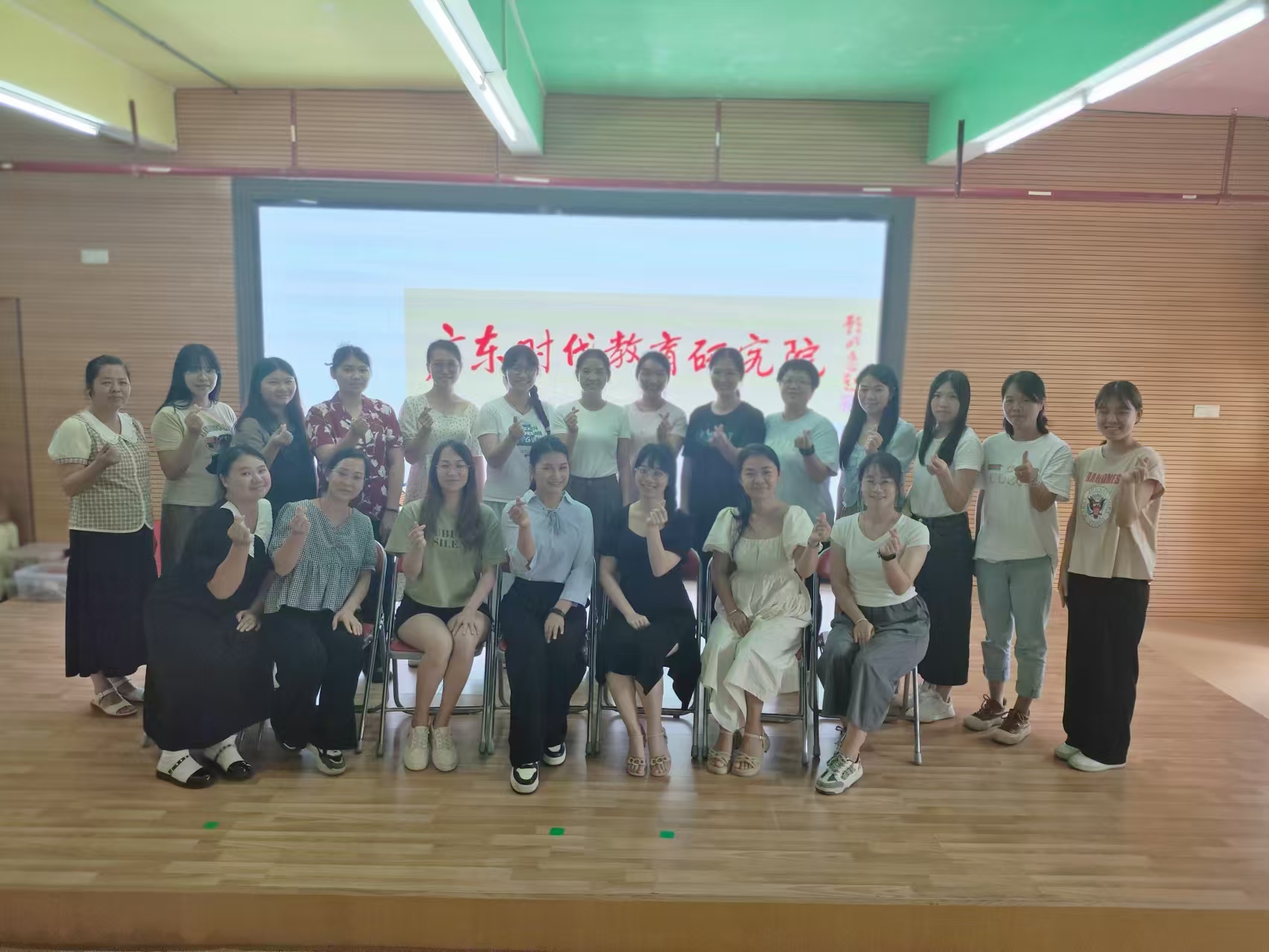 04图四.jpg 04图四.jpg